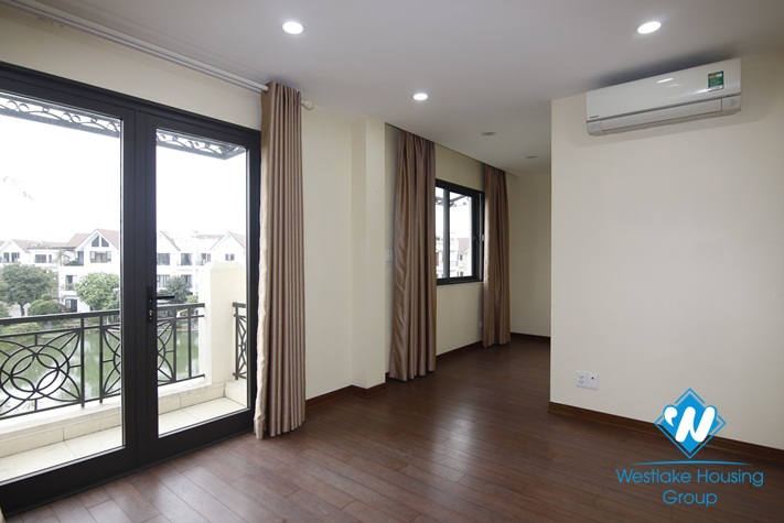 Nice villa/house in Vinhomes Reverside, Long Bien, Ha Noi for rent